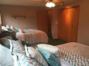 5 bedrooms, in-room safe, desk, iron/ironing board