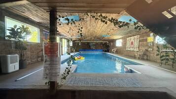 Piscine couverte, piscine chauffée