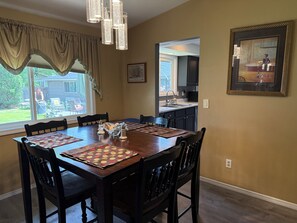 Dining - Spokane Indoor Pool Home (Spokane)