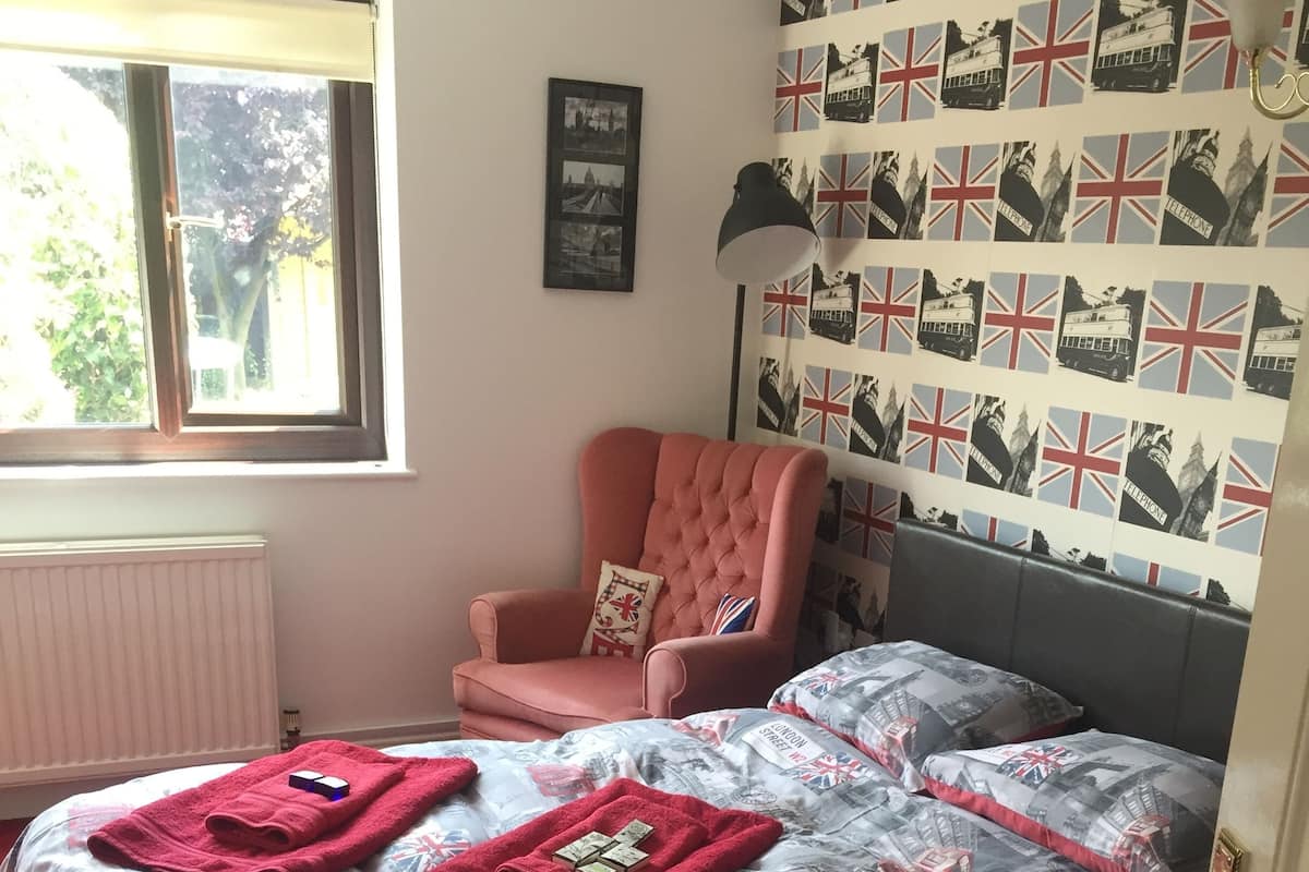 Comfort Double Room, Shared Bathroom (1)