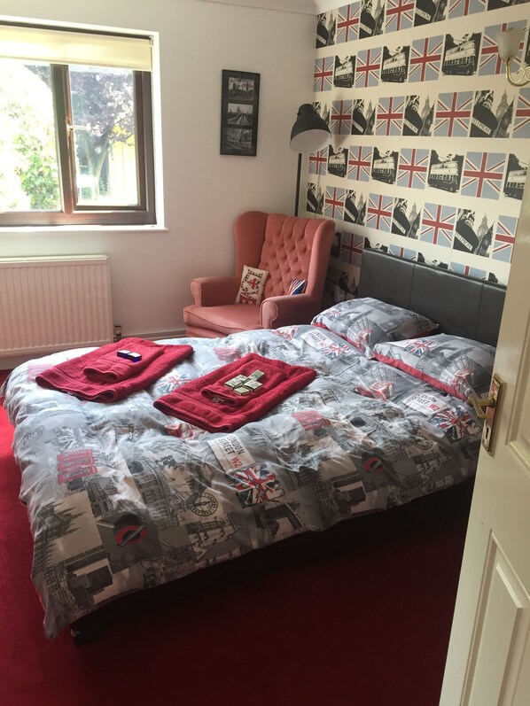 Comfort Double Room, Shared Bathroom (1)