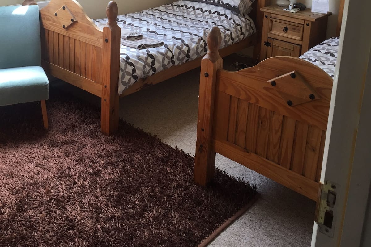 Kamar Twin, kamar mandi umum | Setrika/meja setrika, Wi-Fi gratis, dan didekorasi berbeda-beda