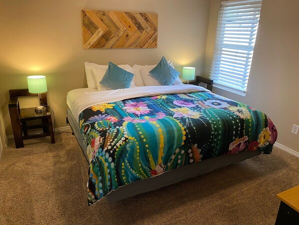 2 habitaciones, tabla de planchar con plancha, wifi y ropa de cama 