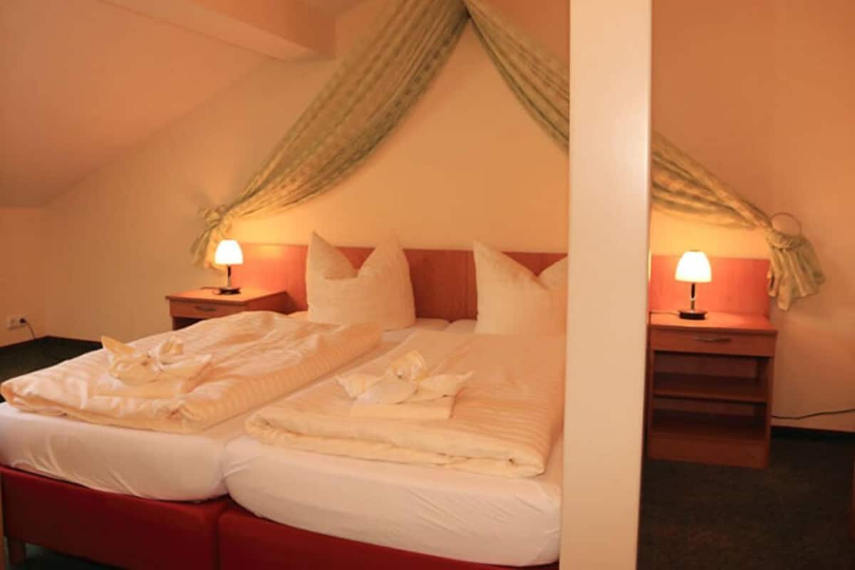 In-room safe, desk, cots/infant beds, rollaway beds