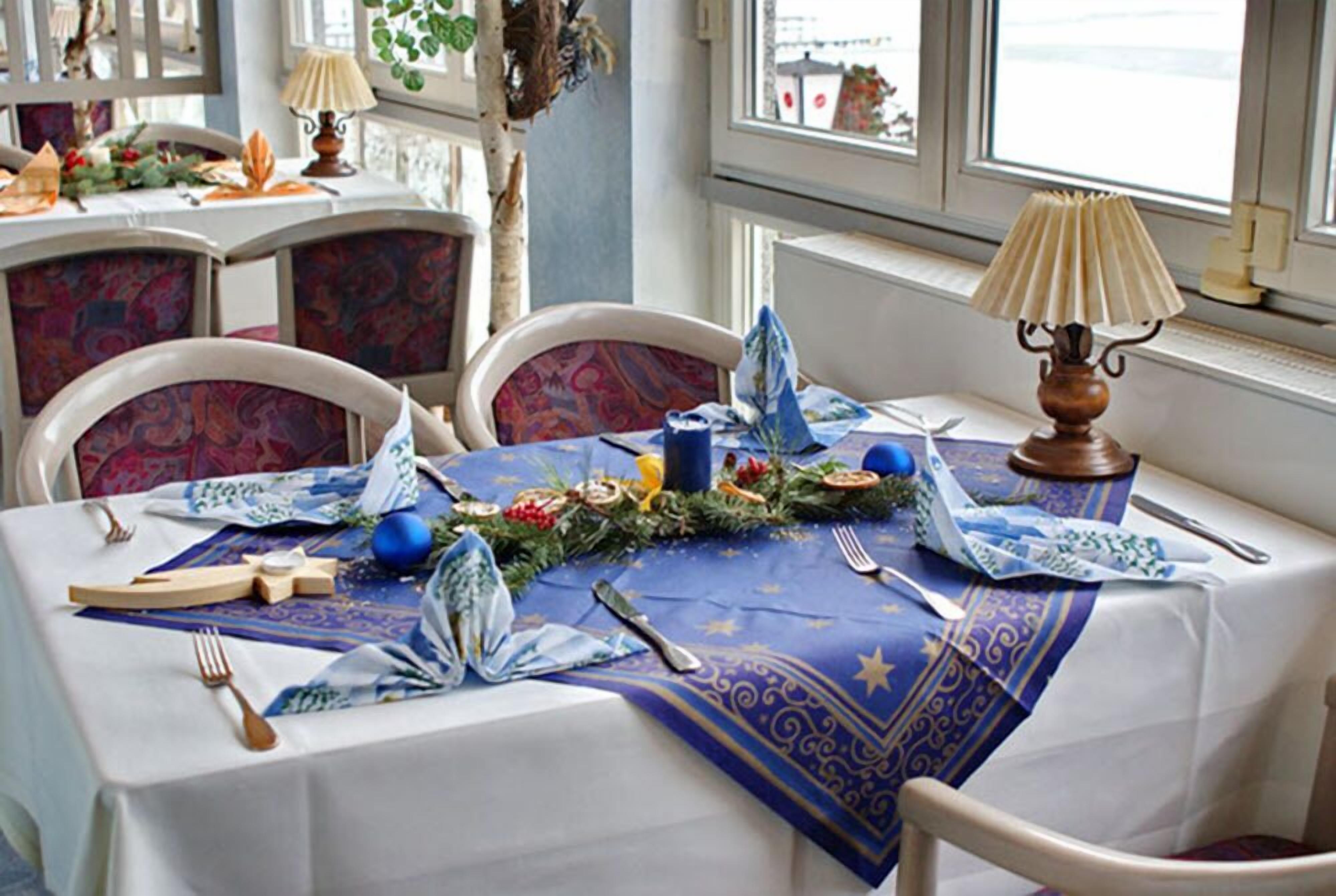 Lunch and dinner served, local and international cuisine