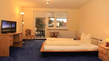 Zimmersafe, Schreibtisch, Babybetten, Zustellbetten