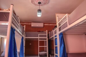 Shared Dormitory (8 Beds) | In-room safe, soundproofing, free WiFi, bed sheets - For You Hostel Marrakech - Adults Only (Marrakech)