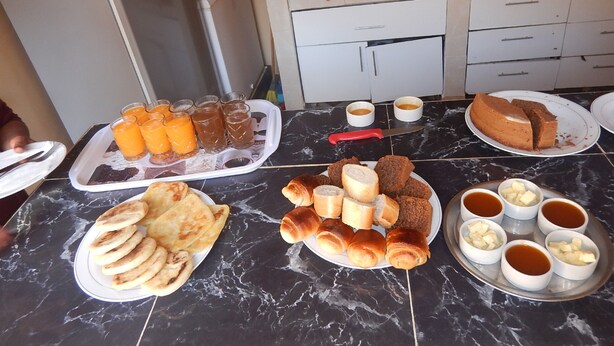 Free daily local cuisine breakfast - For You Hostel Marrakech - Adults Only (Marrakech)