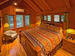 4 habitaciones, escritorio y tabla de planchar con plancha 