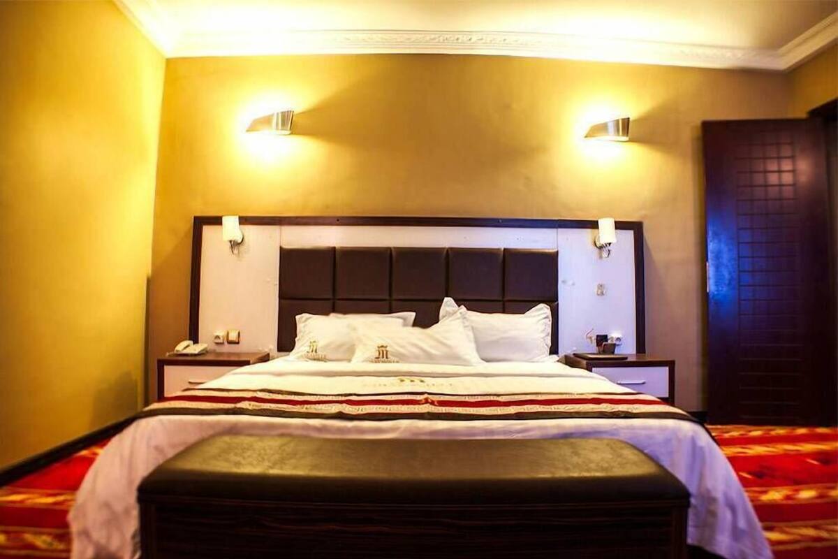 Presidential Suite | Desk, blackout curtains, free WiFi, bed sheets