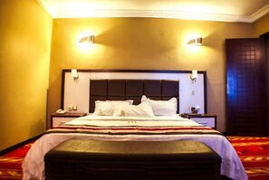 Presidential Suite | Desk, blackout drapes, free WiFi, bed sheets