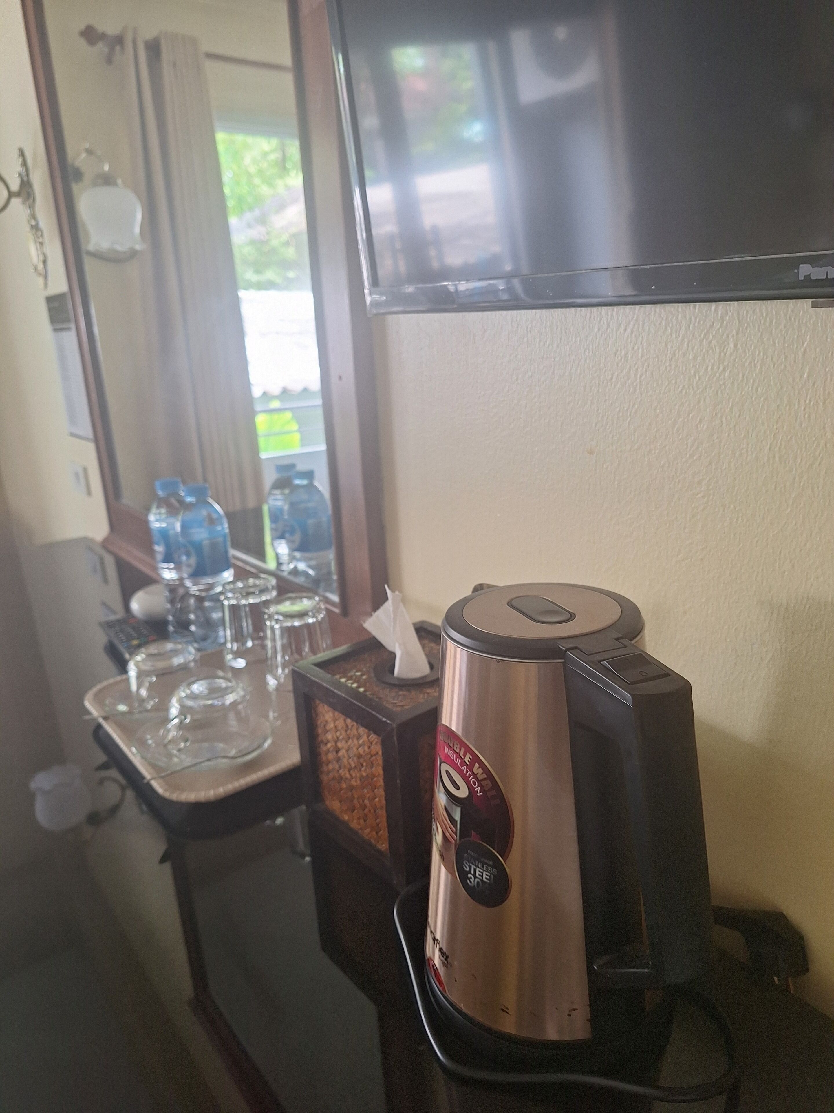 deluxe double room | 1 bedroom, in-room safe, desk, laptop workspace