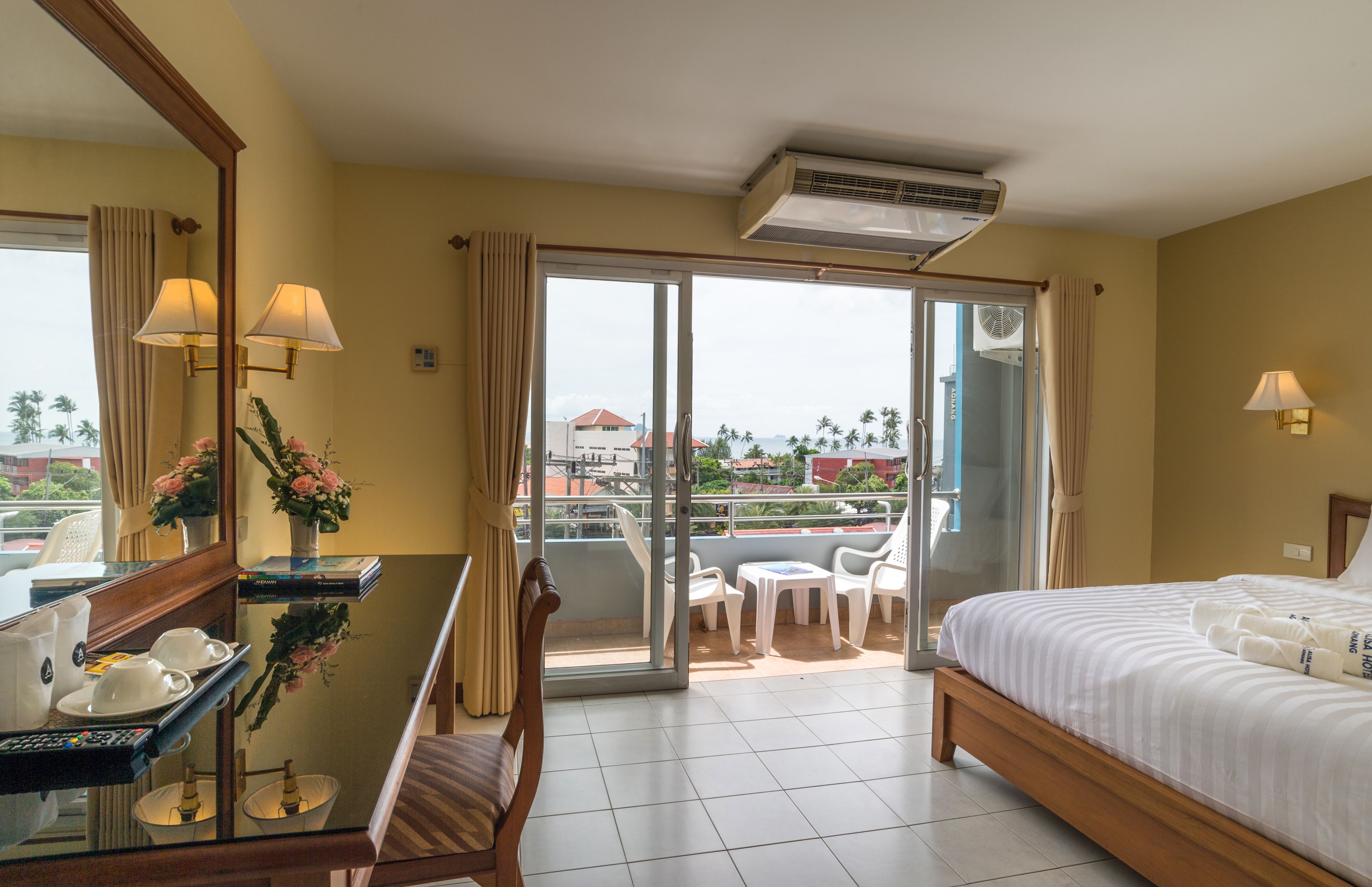 1 bedroom, in-room safe, desk, laptop workspace