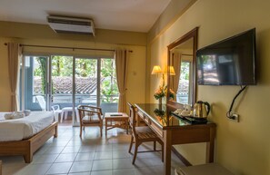 Superior Twin Room with Garden View | Tiện nghi tại phòng