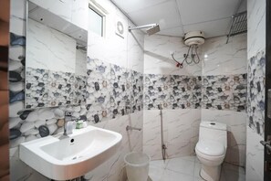 Free toiletries, towels - OYO 11689 Kelvish Hotel (New Delhi)