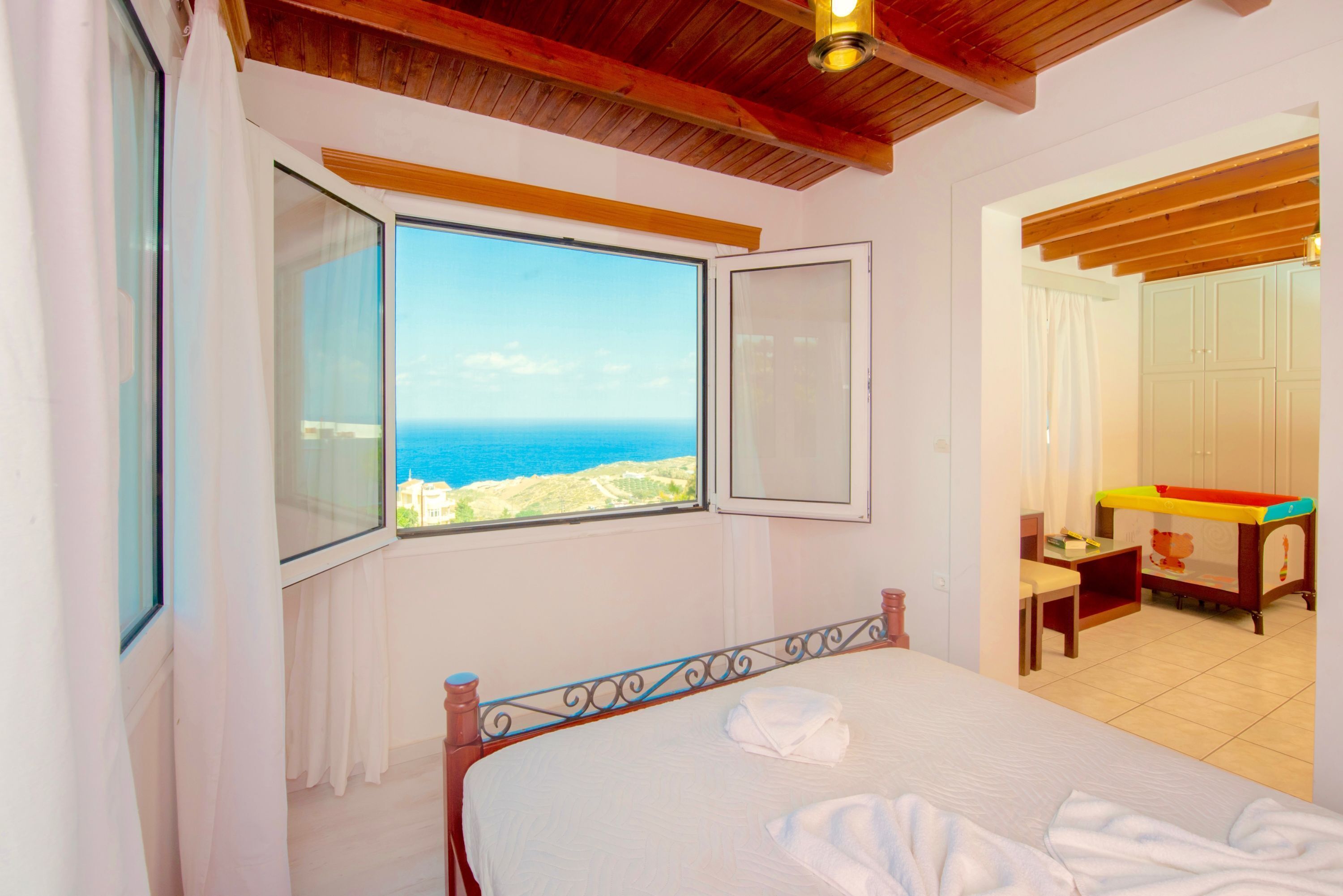 Villa, 3 chambres, piscine privée, vue mer | 3 chambres, fer et planche à repasser, lits bébé (gratuits)