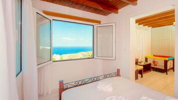 Villa, 3 chambres, piscine privée, vue mer | 3 chambres, fer et planche à repasser, lits bébé (gratuits)