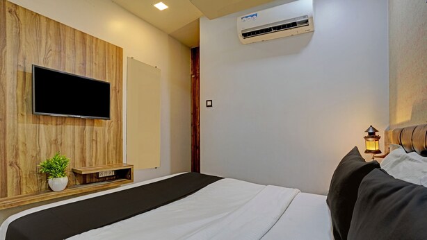Bed sheets - OYO 18581 Hotel Blue Inn Residence (Mumbai)