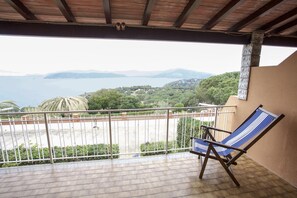 Apartment, 3 Bedrooms (no.2) | Terrace/patio - Appartamenti Il Sogno (Capoliveri)