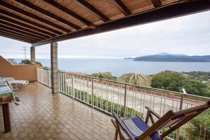 Apartment, 3 Bedrooms (no.2) | Terrace/patio - Appartamenti Il Sogno (Capoliveri)