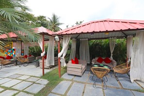 Coin salon dans le hall