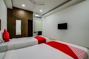 Room - OYO 19023 Helican Tradition (Chengalpattu)