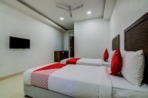 Room - OYO 19023 Helican Tradition (Chengalpattu)