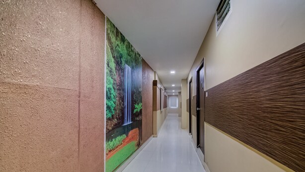 Lobby - OYO 19023 Helican Tradition (Chengalpattu)