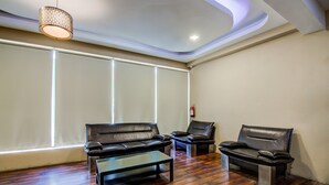 Lobby - OYO 19023 Helican Tradition (Chengalpattu)