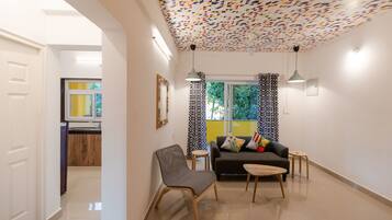 Double or Twin Room | Living area