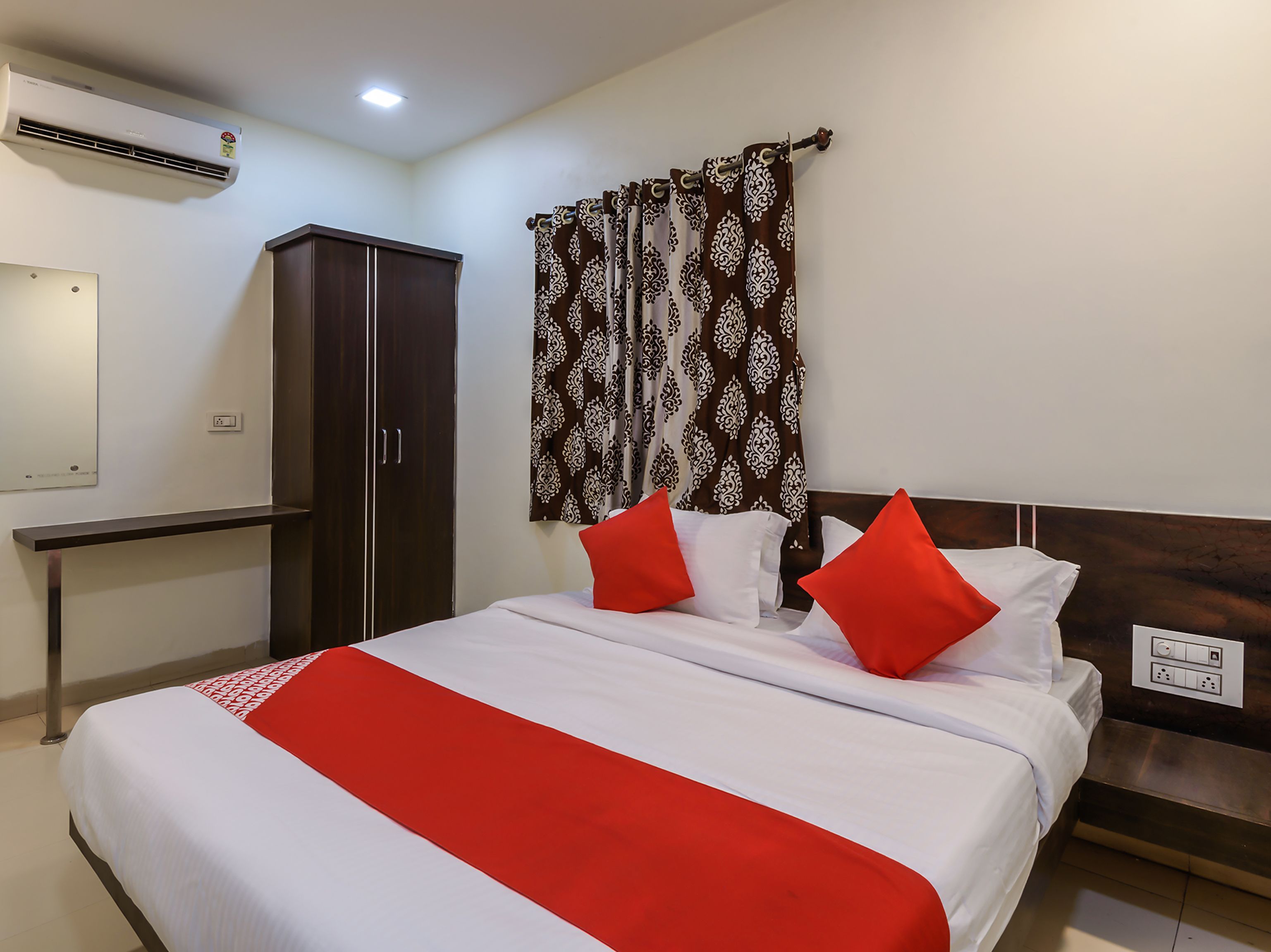 Double or Twin Room | Free WiFi