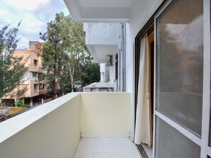 Kamar Double atau Twin | Balkon