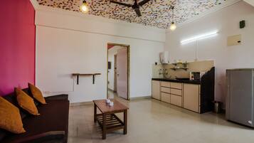 Double or Twin Room | Living room