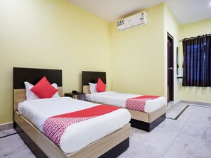 Double or Twin Room | Free WiFi, bed sheets - OYO 22736 Anuguna Tulasi Grand (Hyderabad)