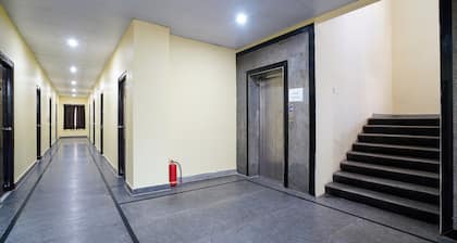 OYO 22736 Anuguna Tulasi Grand