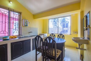 Doppel- oder Zweibettzimmer | Eigene Küche