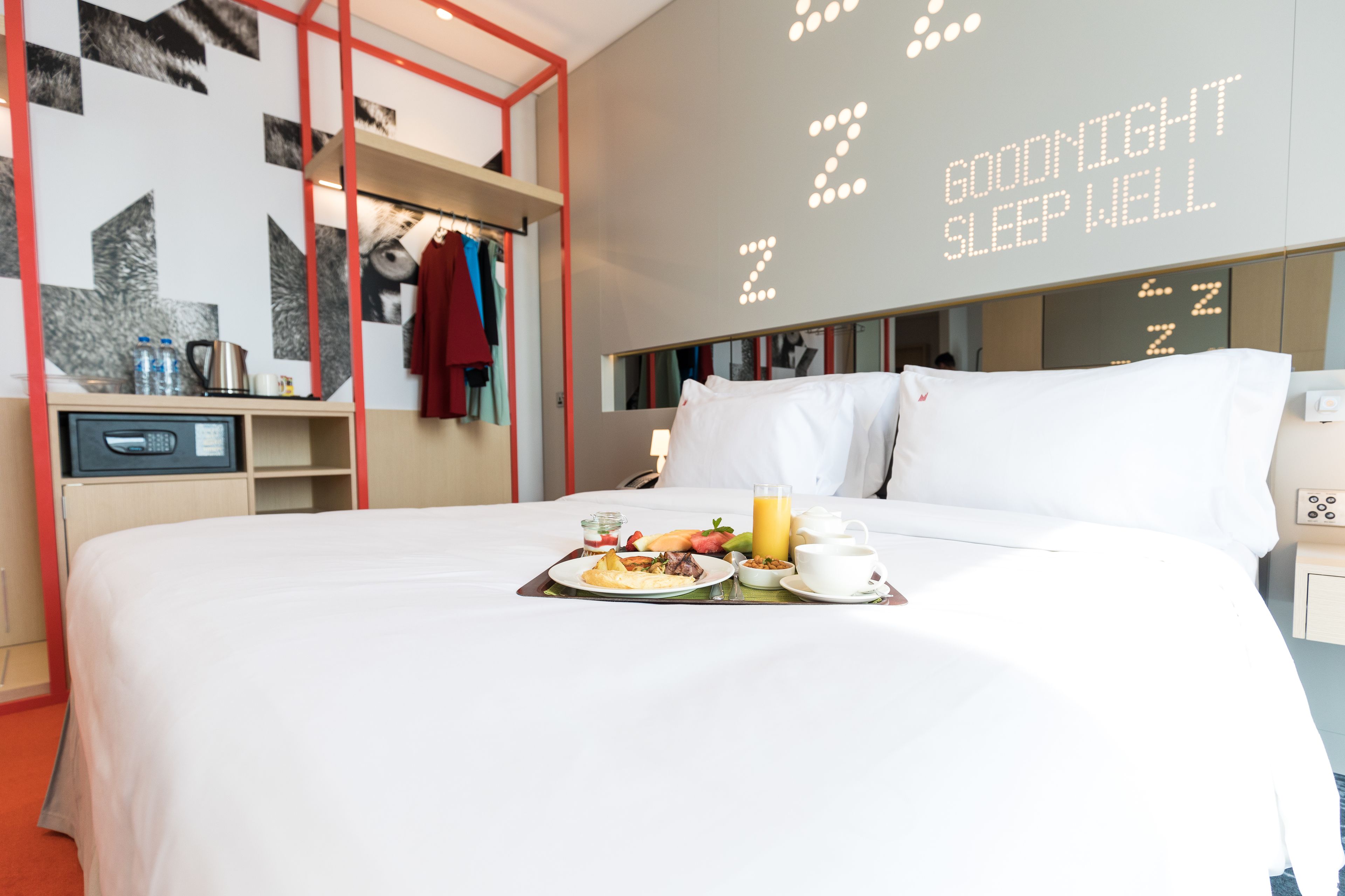 标准房, 1 张特大床 (Urban) | 客房内保险箱、特色家居、办公桌、笔记本电脑工作区