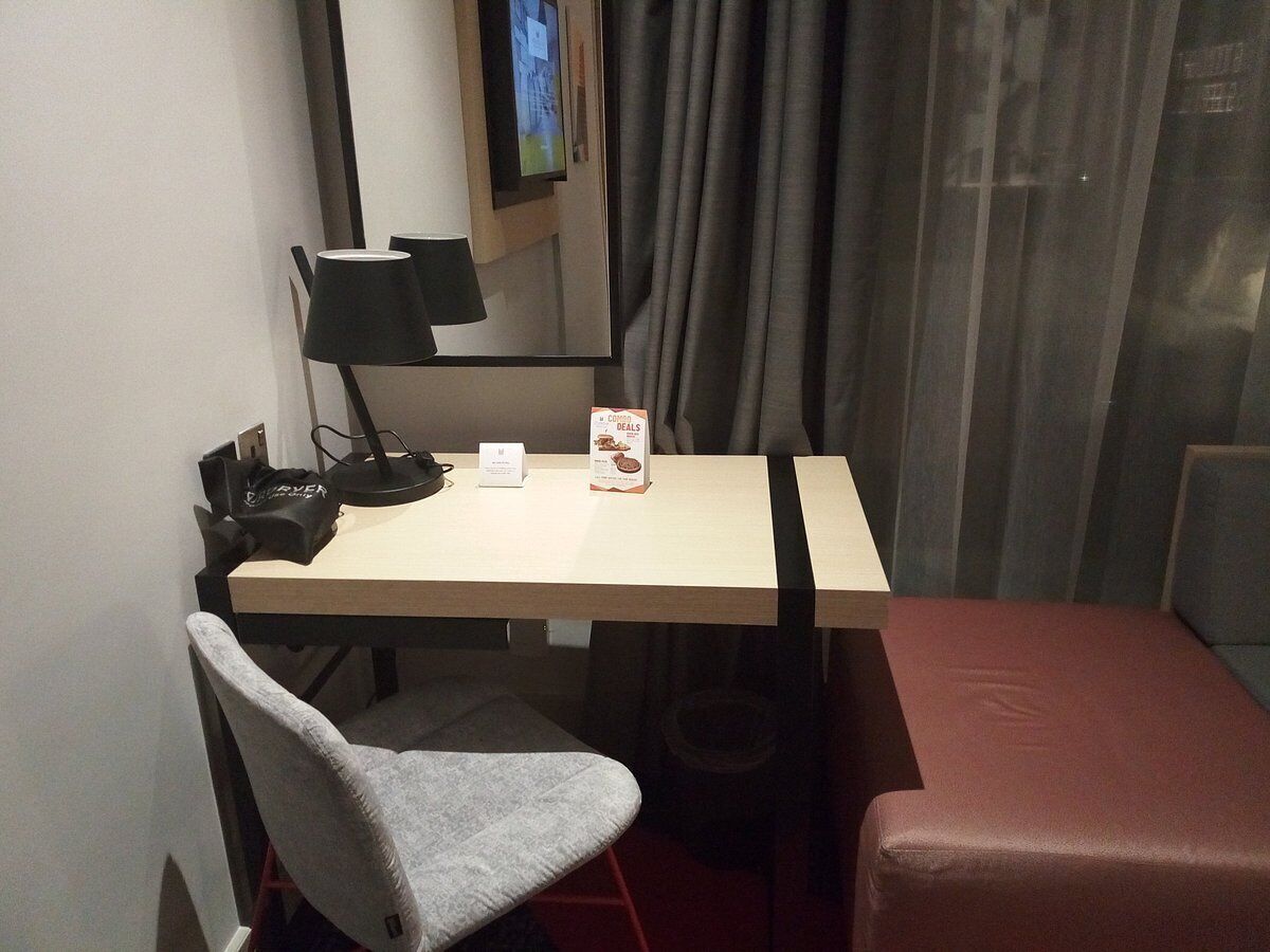 executive room (urban) | in-room safe, individually furnished, desk, laptop workspace