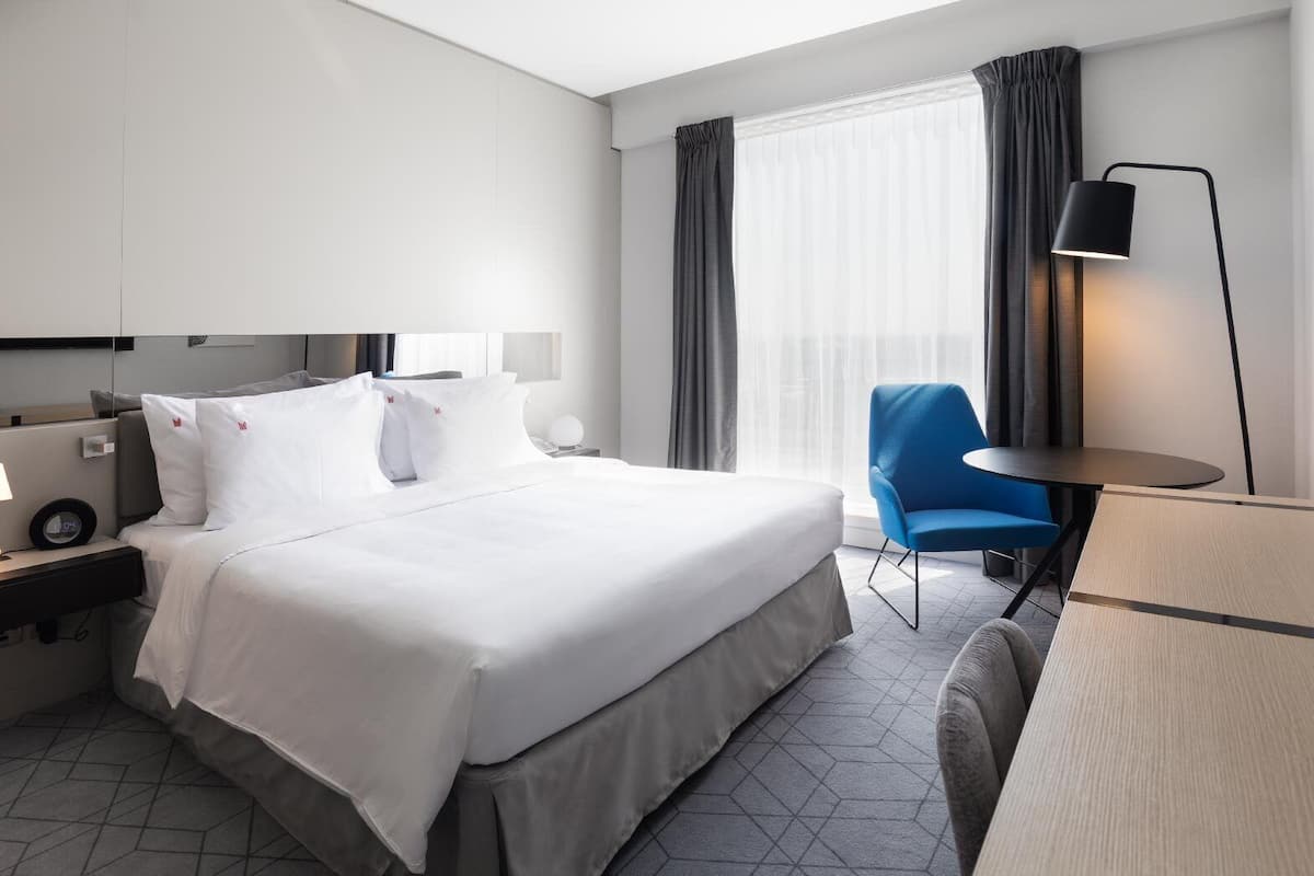 Apartment, 1 Bedroom (Urban) | In-room safe, individually furnished, desk, laptop workspace