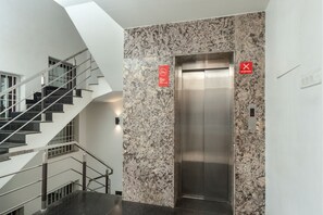 Interior detail - Edition O 30033 Almas Chennai High Court (Chennai)