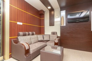 Lobby sitting area - Edition O 30033 Almas Chennai High Court (Chennai)