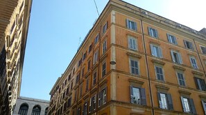 Front of property - Termini Guesthouse (Rome)
