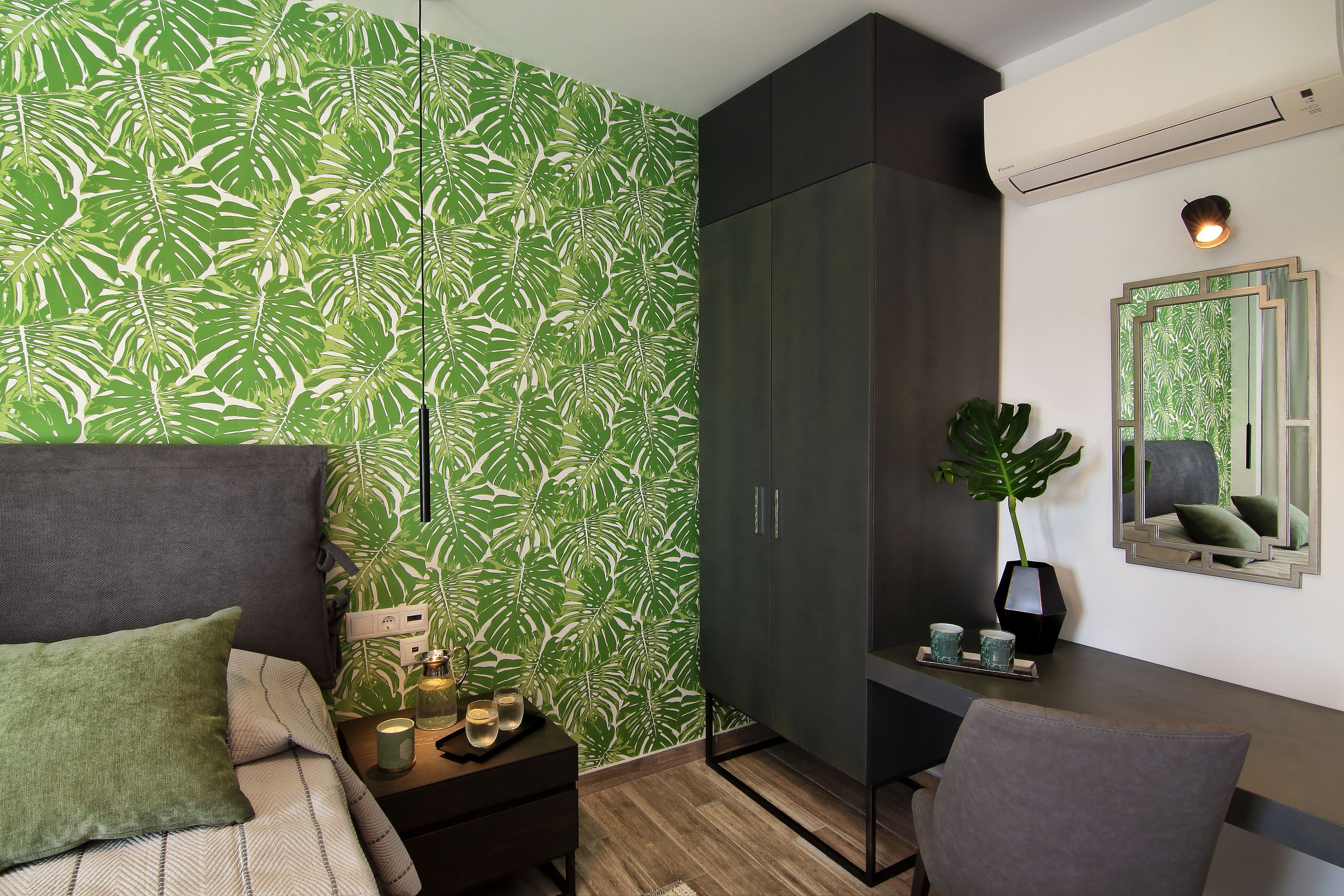 standard double room, partial sea view | 1 bedroom, minibar, in-room safe, individually decorated