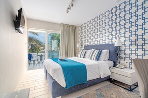 Standard Double Room, Partial Sea View | 1 bedroom, minibar, in-room safe, individually decorated