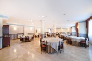 Tägliches kontinentales Frühstück gegen Gebühr