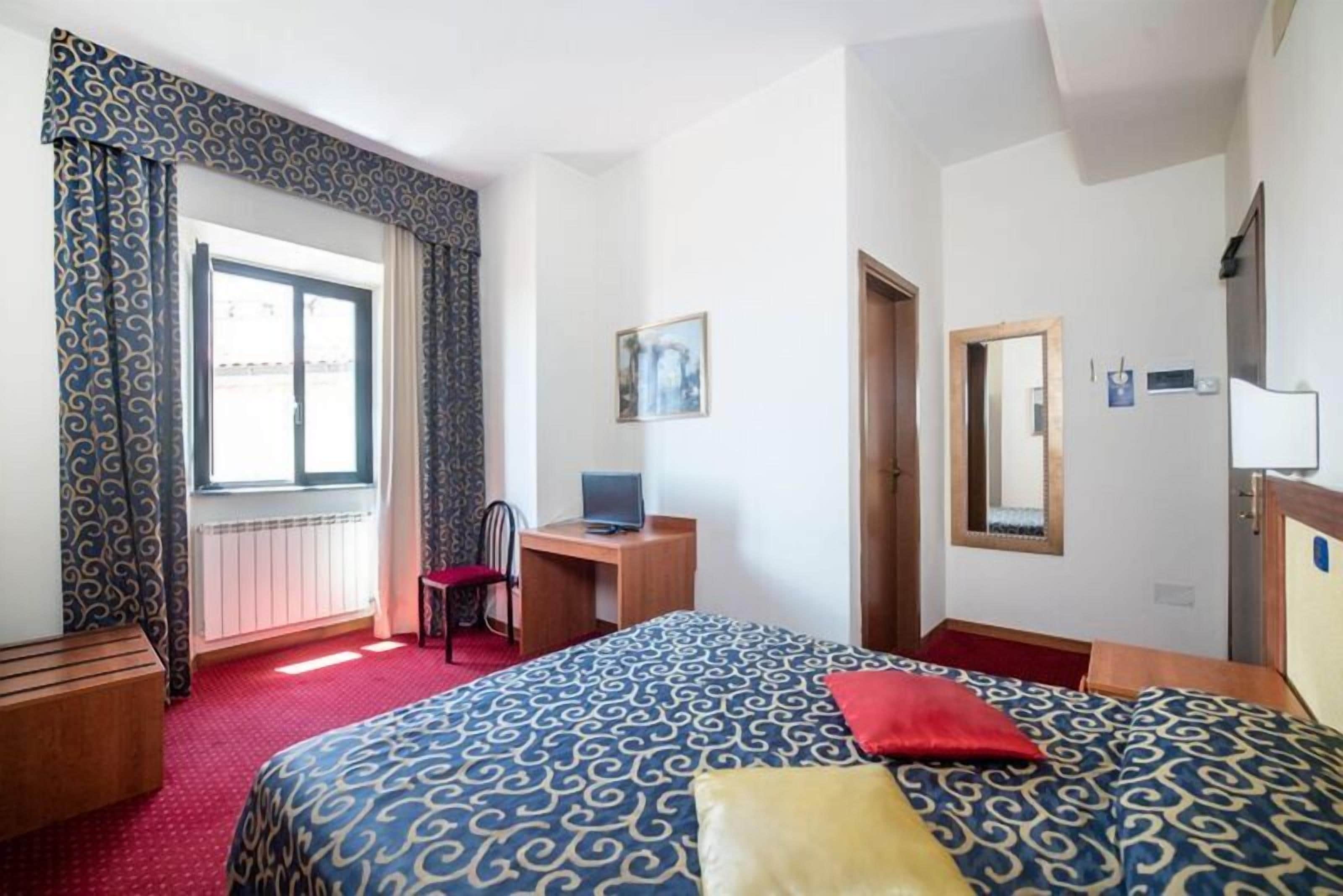 standard double room | desk, blackout curtains, soundproofing, free cots/infant beds