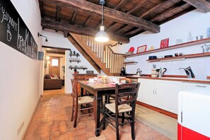 Apartment, 2 Bedrooms | Private kitchen