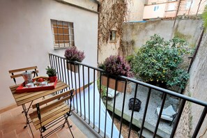 Apartment, 2 Bedrooms | Terrace/patio - San Callisto - WR Apartments (Rome)