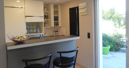 Petit appartement avec une entrée séparée,