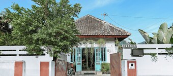 Snooze Guesthouse Yogyakarta - Hostel